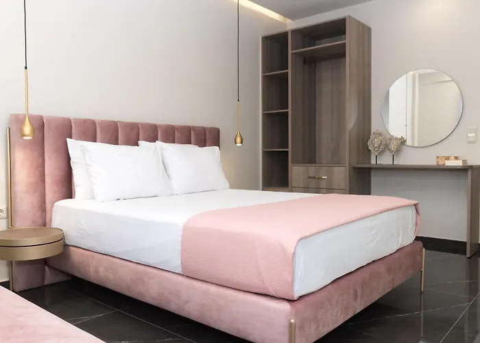 Indira * カラマタ