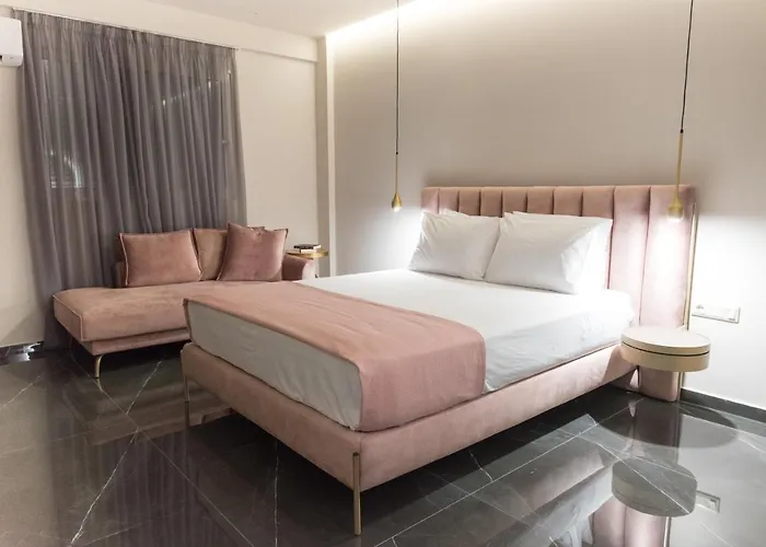 Indira * カラマタ